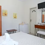 شقة Akrothalassia *
