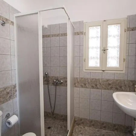 Akrothalassia Appartement Adámas