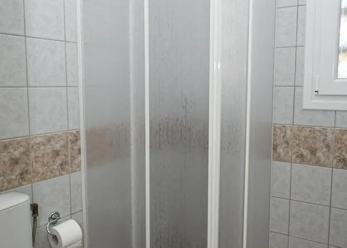 Akrothalassia * Adamantas