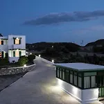 Akrothalassia * אדאמאס