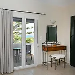 Akrothalassia דירה אדאמאס