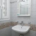 Akrothalassia * אדאמאס
