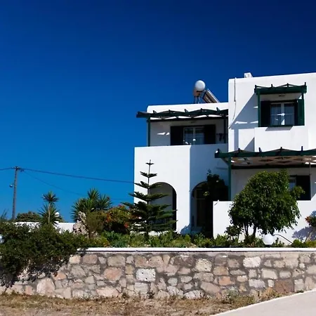 Apartment Akrothalassia Adamantas (Milos)