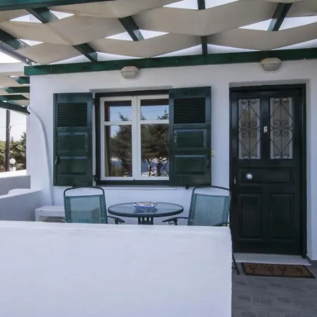 Apartment Akrothalassia Adamantas (Milos)
