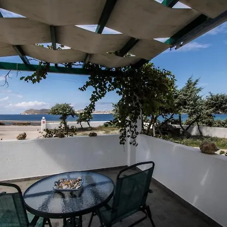 Apartment Akrothalassia Adamantas (Milos)