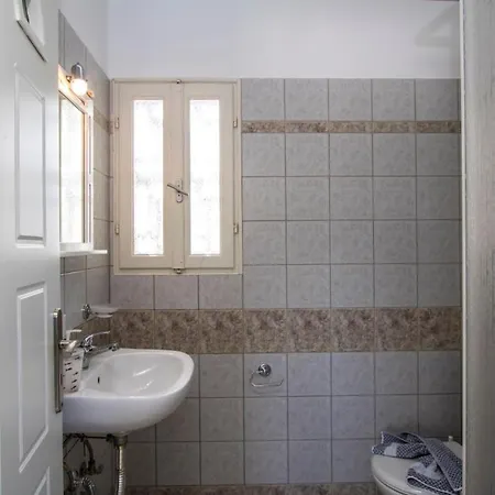 Akrothalassia Apartment Adamantas (Milos)