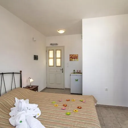 Apartment Akrothalassia Adamantas (Milos)