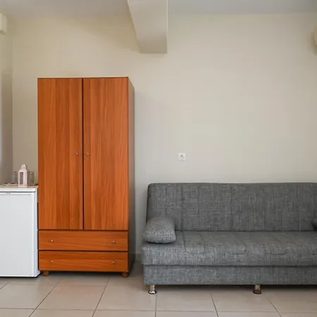 Akrothalassia Daire *