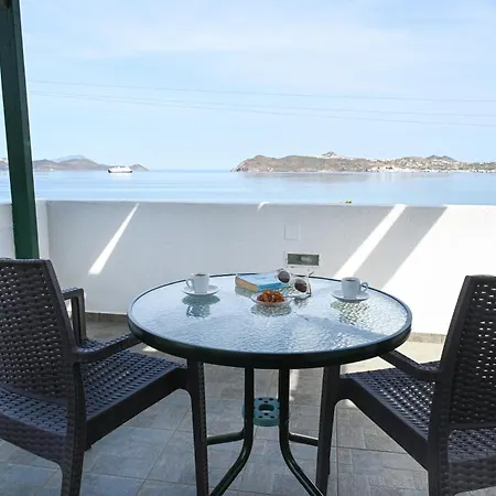 דירה Akrothalassia אדאמאס