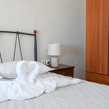 Akrothalassia * אדאמאס