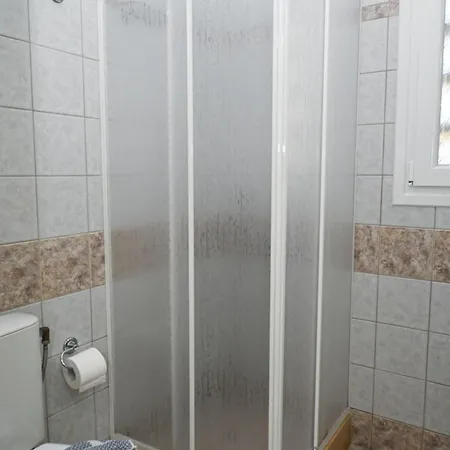 Akrothalassia * אדאמאס