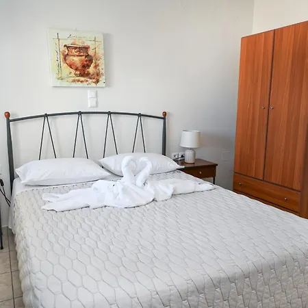 דירה Akrothalassia אדאמאס