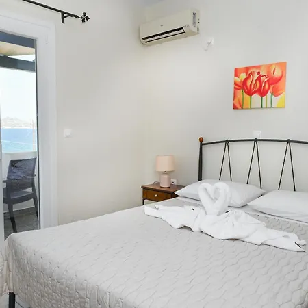 דירה Akrothalassia אדאמאס