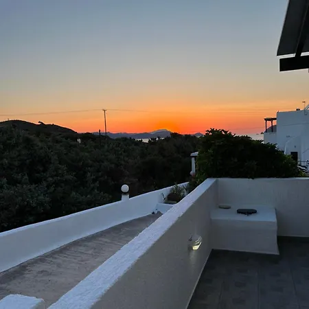 Akrothalassia * אדאמאס