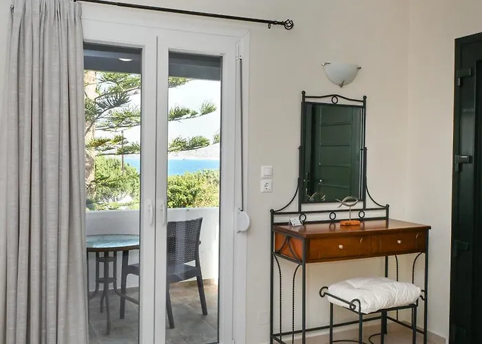 Akrothalassia Daire Adamantas (Milos)