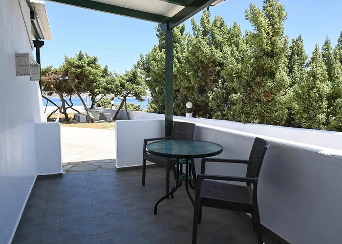 Daire Akrothalassia Adamantas (Milos)