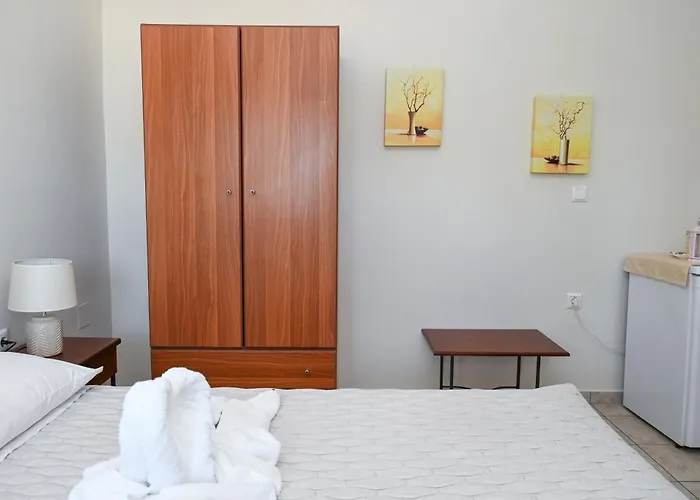 شقة Akrothalassia *