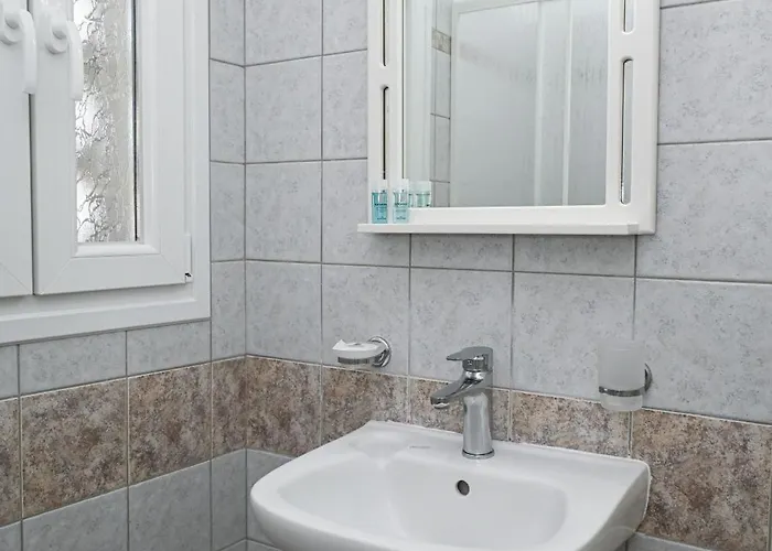 Akrothalassia * Adamantas (Milos)