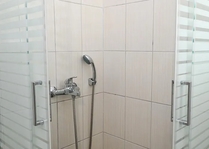 شقة Akrothalassia