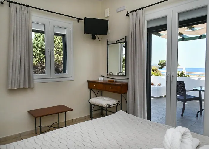 شقة Akrothalassia *